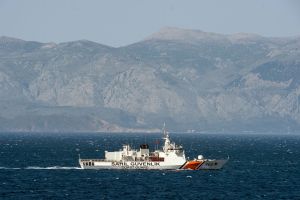 Schiff der Türkischen Küstenwache in der Ägäis