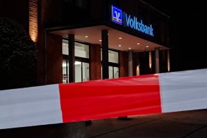 Schließfächer in Bank in Stuhr aufgebrochen