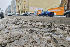 Schneematsch im Winter (Archiv)