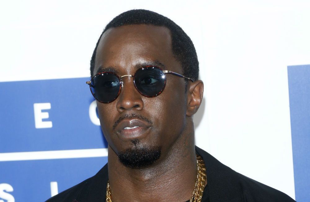 Sean 'Diddy' Combs soll seiner Ex-Freundin Cassie Ventura in einem außergerichtlichen Vergleich 20 Millionen Dollar gezahlt haben.