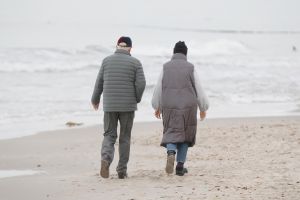 Senioren am Strand (Archiv)