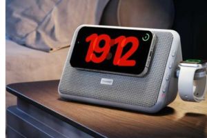 Sharp Consumer Electronics – CP-DS10 4-in-1-Dockingstation mit Qi2-Wireless-Ladefunktion