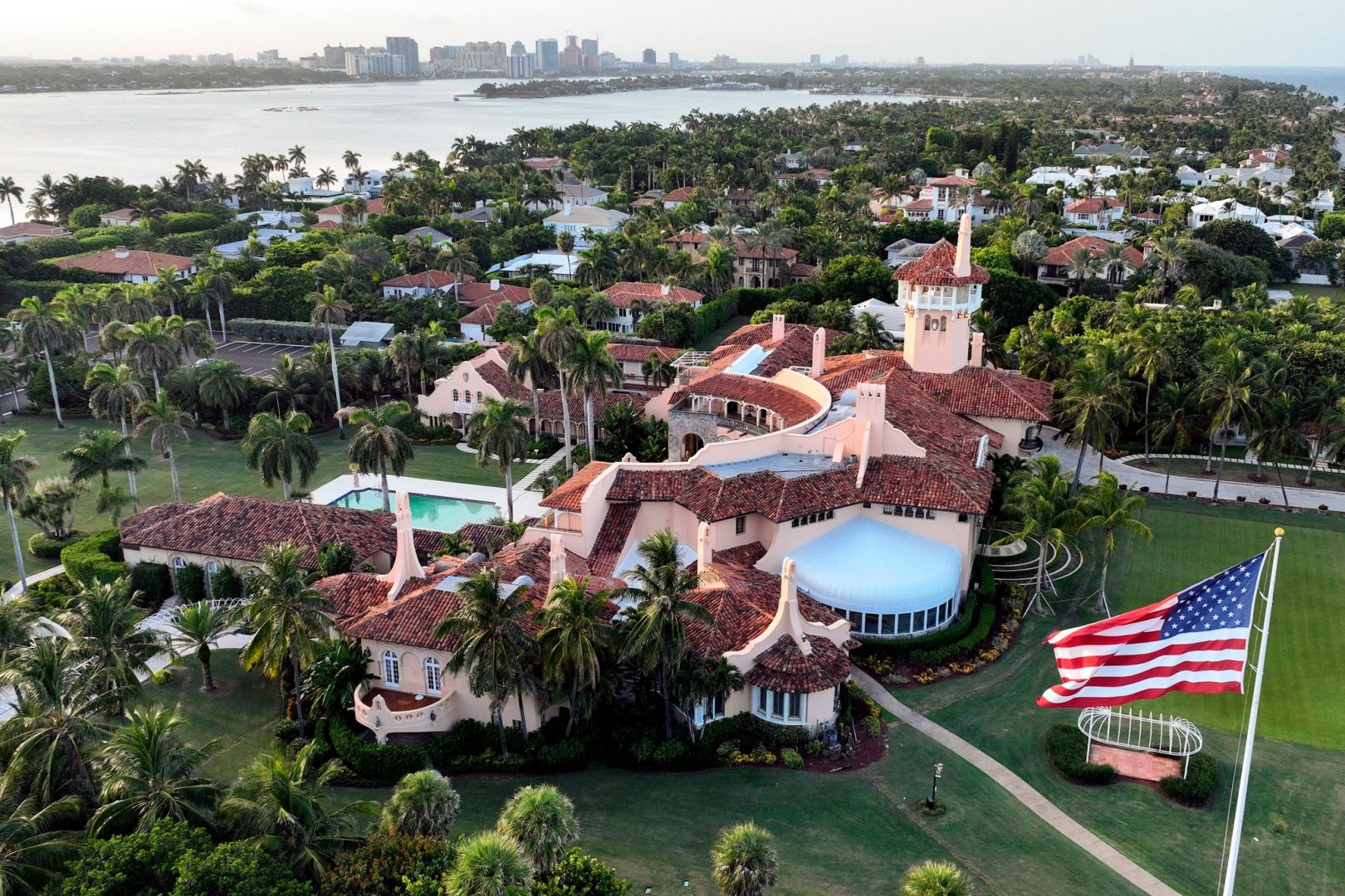 Sicherheitskräfte erschießen Mann bei Trumps Anwesen Mar-a-Lago