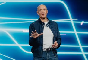 Siemens-CEO Roland Busch  auf der Technikmesse CES