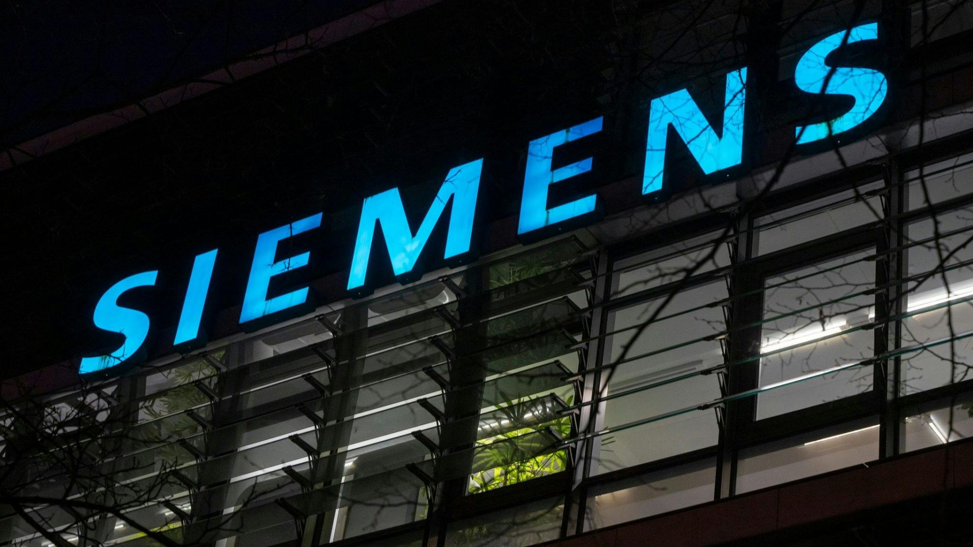 Siemens greift nach der Krone: Wankt SAPs DAX-Dominanz?