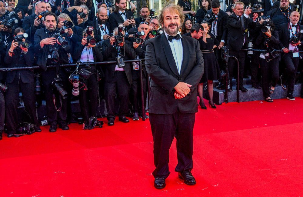 Sir Peter Jackson hat erklärt, dass der Film 'Joker' aus dem Jahr 2019 ein großer Einfluss auf den kommenden Film 'The Lord of the Rings: The Hunt for Gollum' war.