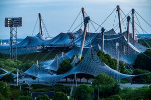 Skyline des Olympiastadions