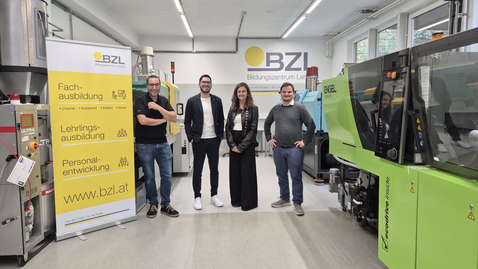 SKZ und Bildungszentrum Lenzing unterzeichnen Vertriebspartnerschaft in Österreich