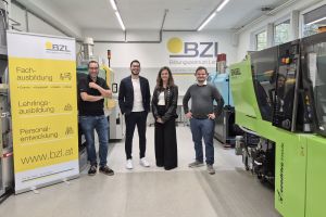 SKZ und Bildungszentrum Lenzing unterzeichnen Vertriebspartnerschaft in Österreich