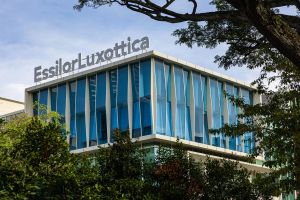 Smartglasses treiben Gewinn: EssilorLuxottica überrascht mit starkem Wachstum