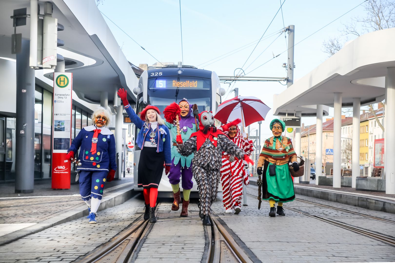 So fahren die Bahnen an Fasnet in Freiburg