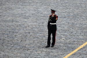 Soldat vor dem Kreml (Archiv)
