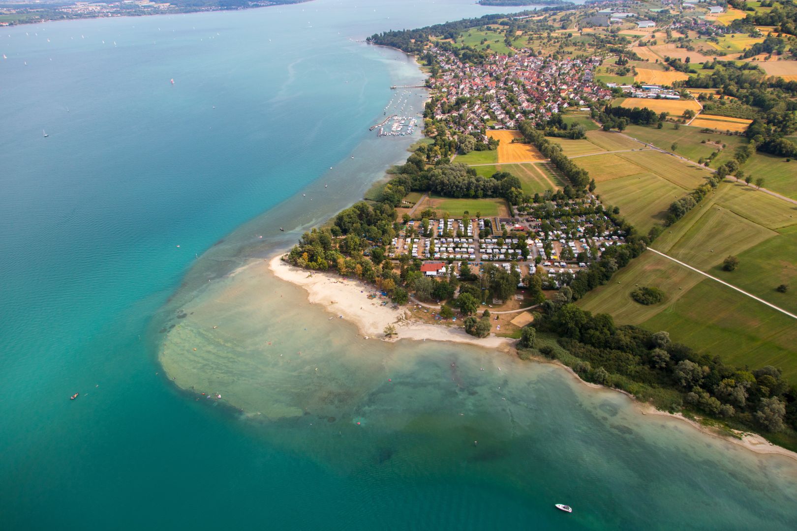 Sommerfrische in Konstanzer Badeparadiesen: Naturnahe Strandbäder jetzt entdecken