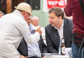 SPD-Chef Lars Klingbeil bei Kundgebung zum Tag der Arbeit 