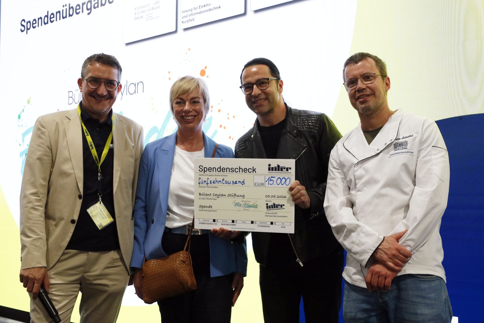 Spendenaktion auf dem Maimarkt: 15.000 Euro für Projekte der Bülent Ceylan Stiftung