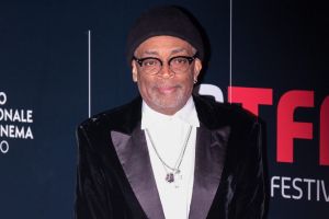 Spike Lee hat Filmkritiker kritisiert, die sich darüber beschweren, dass die Vorwürfe sexuellen Kindesmissbrauchs gegen Michael Jackson nicht im neuen Biopic 'Michael' vorkommen.