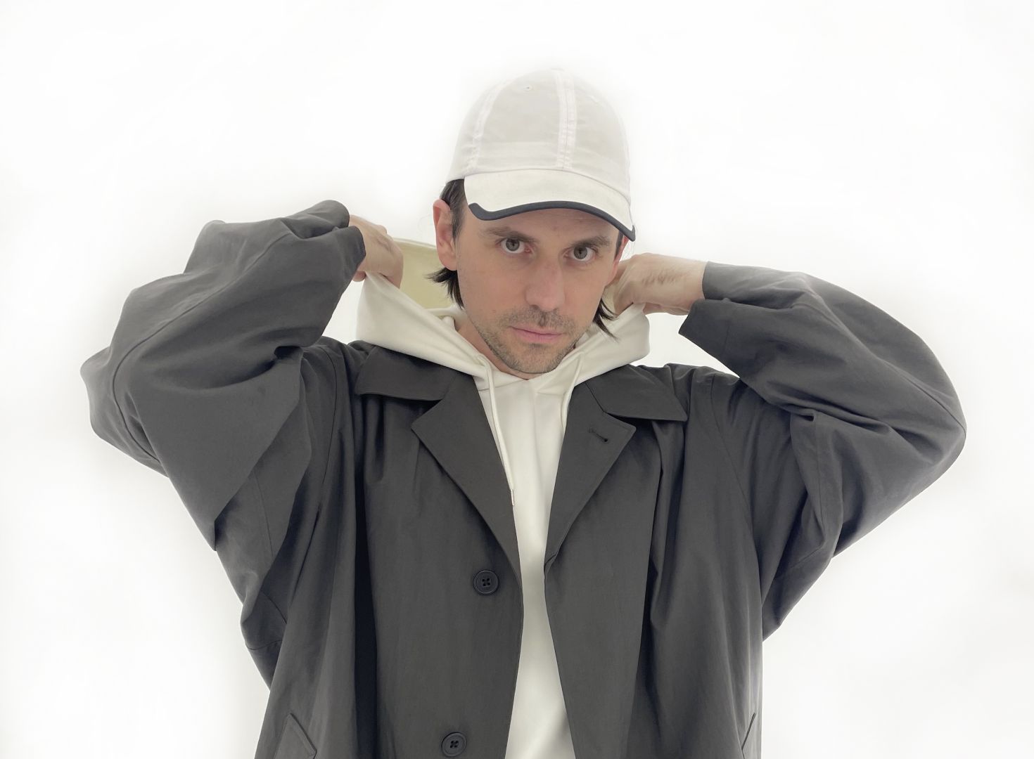 „Sprachkunst“: Leif Randt stellt seinen Roman „Let’s talk about feelings“ an der Muthesius Kunsthochschule vor