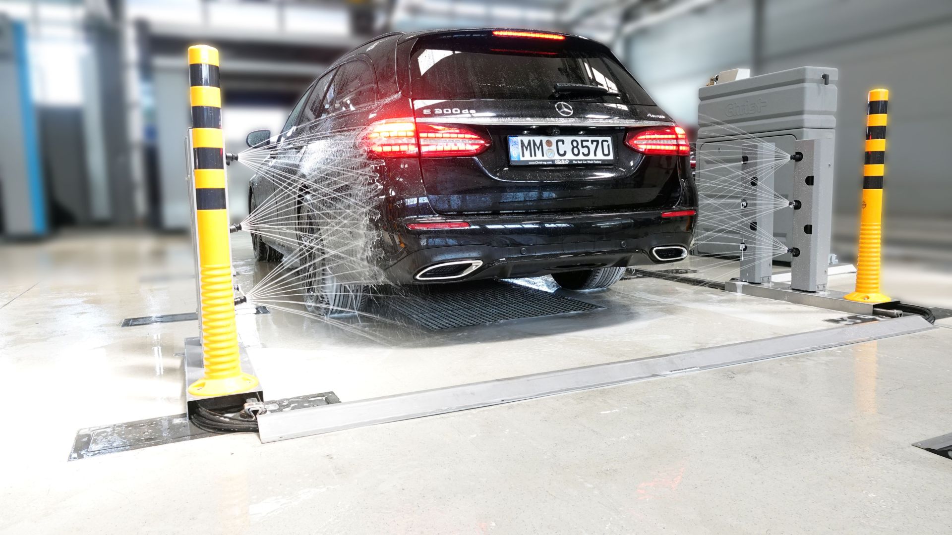 SPRAYBAR von Christ Wash Systems: Automatisches Vorsprühsystem steigert Effizienz und Umsatz in Waschstraßen