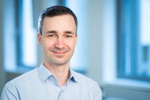 Stärkung der Technologiekompetenz: Dr. Simon Assion wechselt zu Fieldfisher