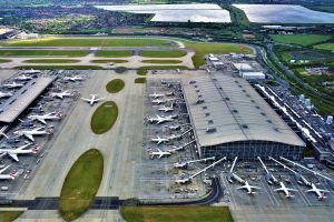 Stromausfall legt Heathrow lahm – Regierung untersucht Versäumnisse bei Infrastrukturresilienz