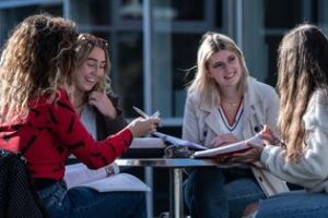Studieren an der TH Lübeck heißt individuelle Betreuung –  Spitzenbewertungen im Hochschulranking
