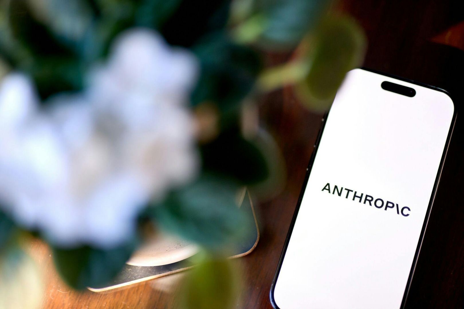 Super Bowl als KI-Schlachtfeld: Anthropic attackiert OpenAI wegen ChatGPT-Werbung