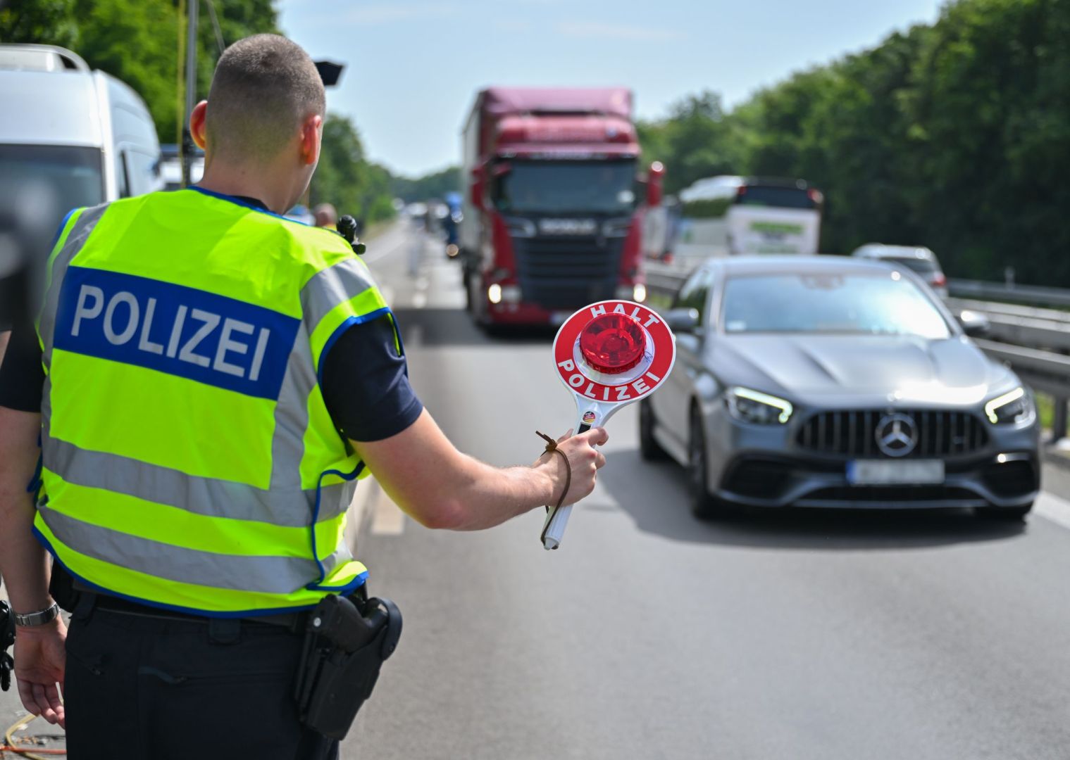 Symbolbild - Grenzkontrolle auf der A12