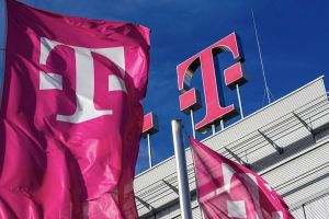T-Mobile investiert 4,9 Milliarden Dollar in Glasfasergeschäft