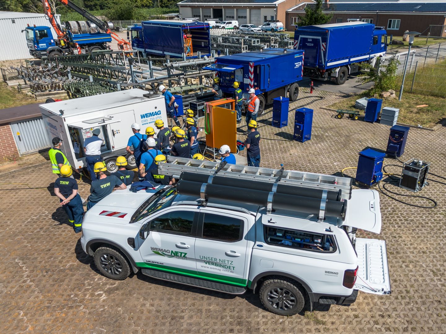 Technisches Hilfswerk und WEMAG Netz GmbH üben Notstromversorgung