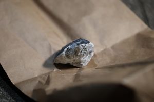 Teile eines Meteoriten beschädigen Häuser