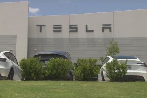 Tesla tritt auf die Bremse – Produktionspause in Austin