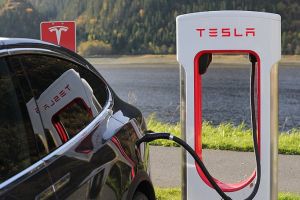 Tesla verzeichnet Rekordwachstum im Energiespeichergeschäft