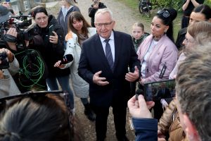 Till Backhaus im Wal-Drama