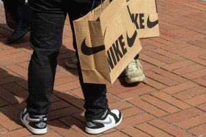 Tim Cook verdoppelt Nike-Beteiligung – starkes Signal