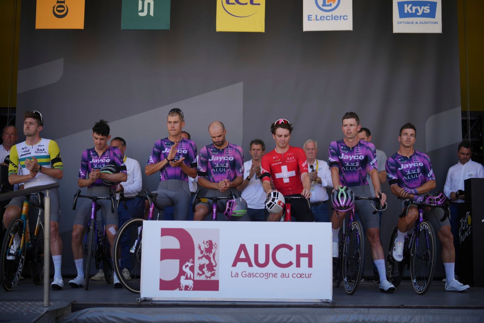 Tour de France - nach tödlichem Unfall von Samuele Privitera