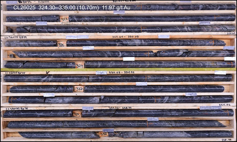 Trident durchteuft 4,61 g/t Au über 38,48 m ab 77,00 m, einschließlich 5,48 g/t über 26,14 m in Bohrloch 26028 – 200 m ostnordöstlich der Bohrungen von 2025.