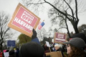 Trump-Administration streicht Harvard staatliche Forschungsgelder – politischer Machtkampf eskaliert