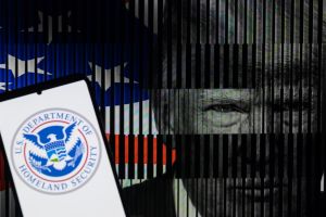 Trump macht dicht – Visastopp für ausländische Studenten trifft Harvard zuerst