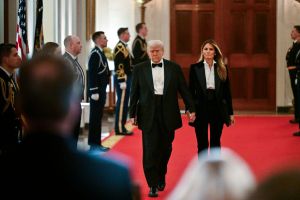 Trump reist mit First Lady Melania zur Papst-Bestattung