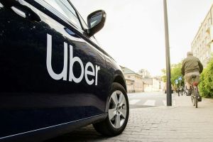 Uber steigt mit Milliardenauftrag bei Lucid in Robotaxi-Markt ein