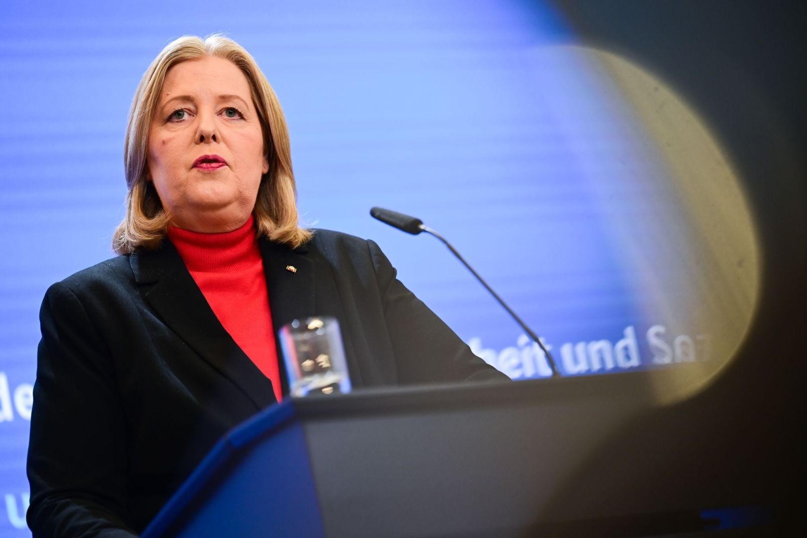 Übergabe Bericht der Kommission zur Sozialstaatsreform