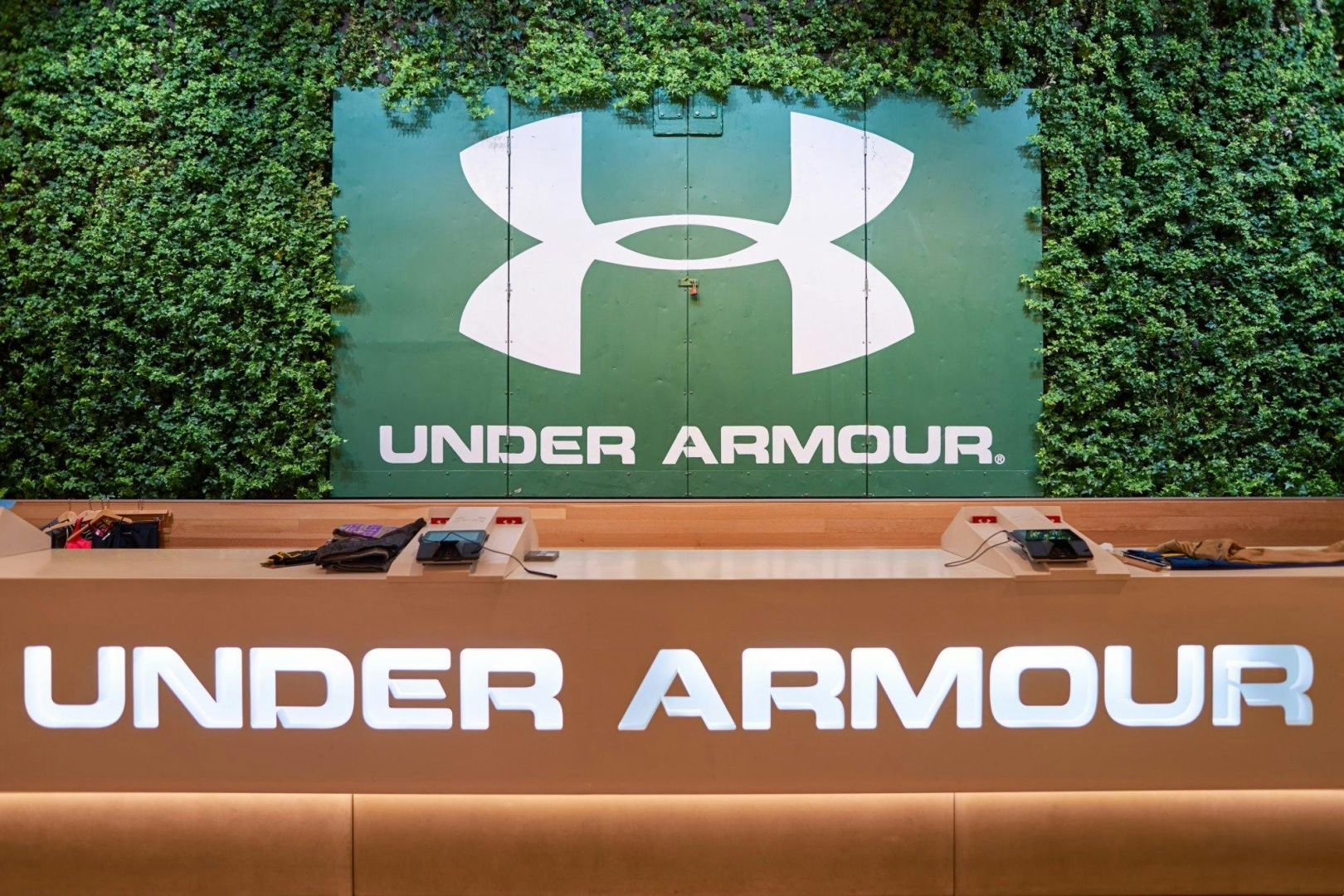 Under Armour warnt vor Umsatzrückgang – Aktie reagiert schwächer