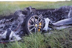 Unfall mit Sportwagen