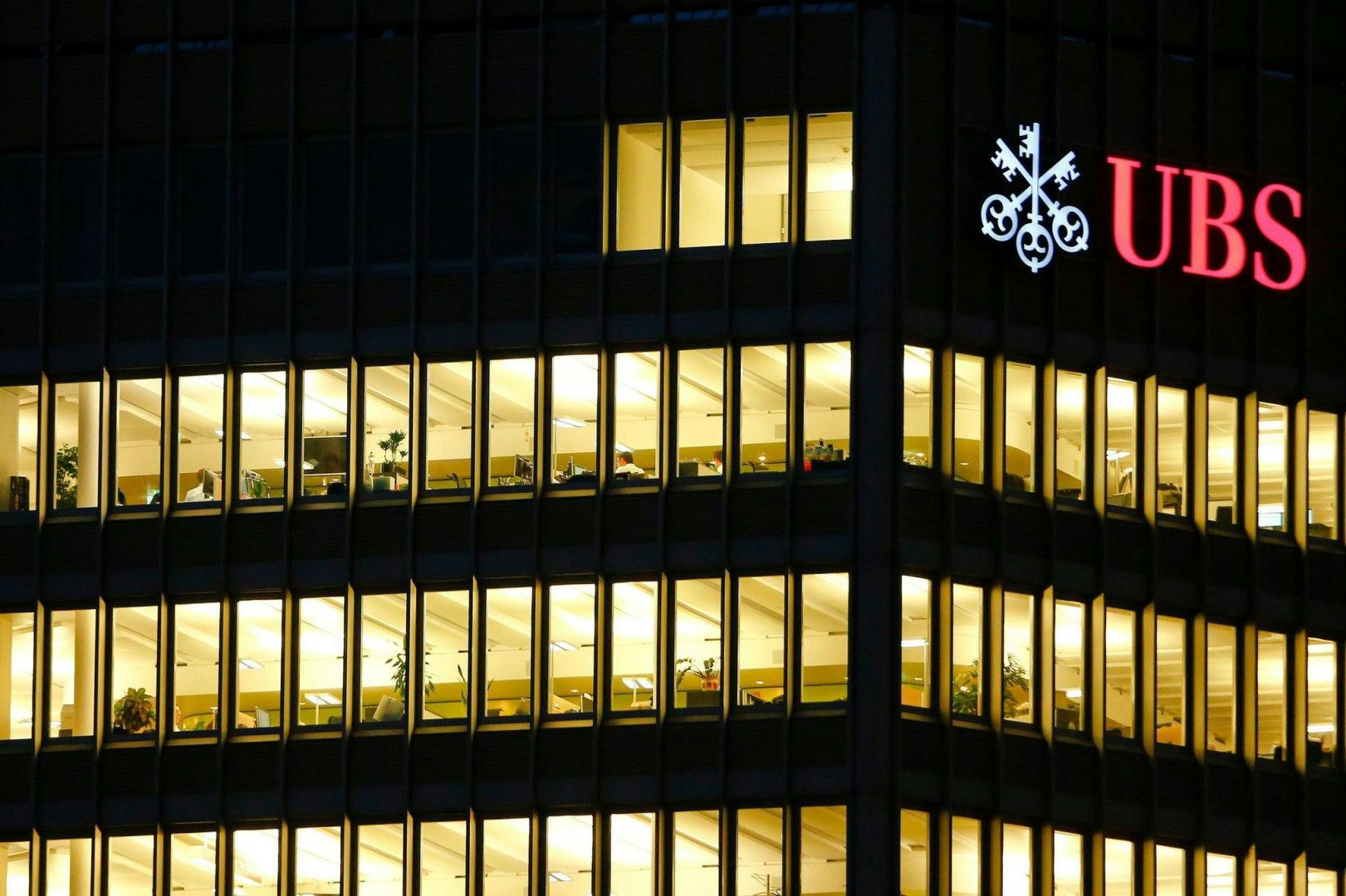 Unter 100.000 Jobs: UBS rutscht nach Credit-Suisse-Deal in neue Krise