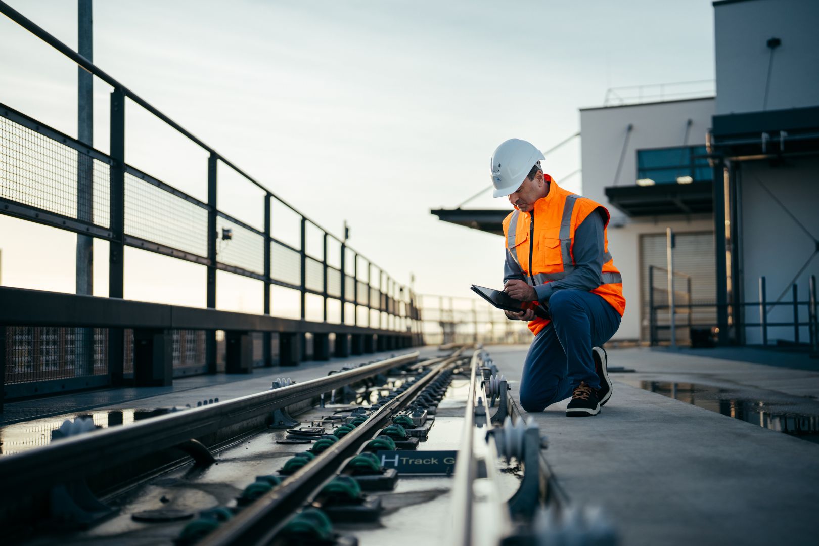 Unternehmensbilanz 2025: TÜV Rheinland wächst weltweit und macht neue Technologien sicher