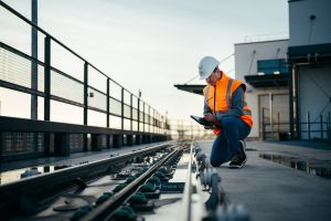 Unternehmensbilanz 2025: TÜV Rheinland wächst weltweit und macht neue Technologien sicher