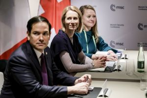 US-Außenminister Marco Rubio (l), und Kaja Kallas (M)