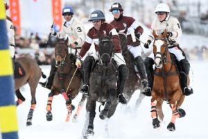 U.S. Polo Assn. feiert sein bedeutendes Debüt als offizieller Trikot- und Bekleidungspartner des 41. Snow Polo World Cup St. Moritz