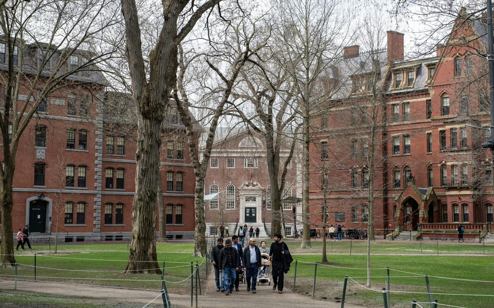 USA entziehen Harvard das Visumrecht für Ausländer – Justiz stoppt Trumps Vorstoß vorerst