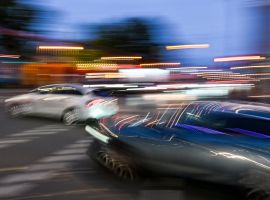 Verkehr auf einer Kreuzung